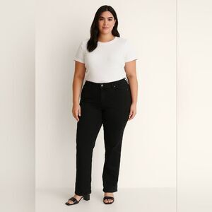Levi’s Classic Straight Black Jeans Plus Size 18W Waterless 5-Pocket Denim Casua